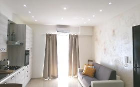 Sikelia Home